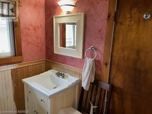 1 Echo Place, North Bay, ON - Indoor Photo Showing Bathroom