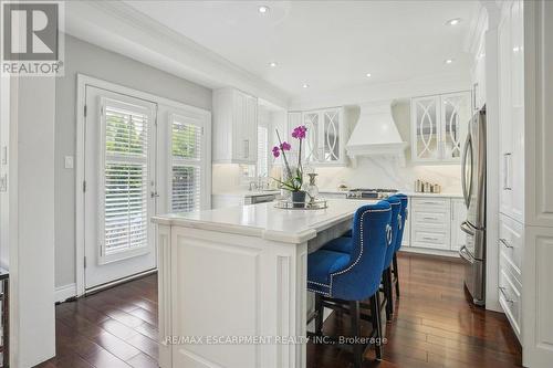 8 Felicia Court, Hamilton, ON - Indoor Photo Showing Kitchen With Upgraded Kitchen