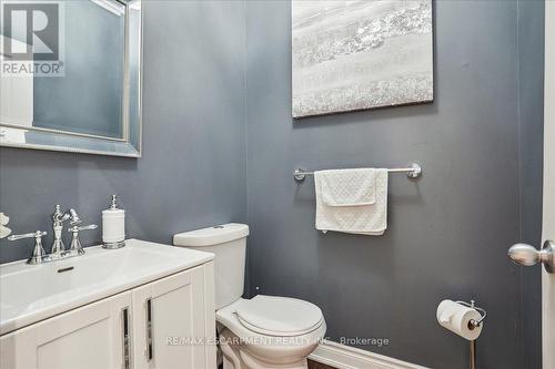 8 Felicia Court, Hamilton, ON - Indoor Photo Showing Bathroom