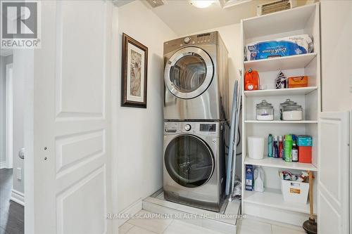 8 Felicia Court, Hamilton, ON - Indoor Photo Showing Laundry Room