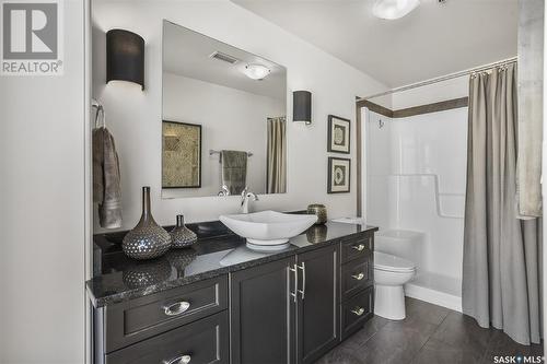 404 157 2Nd Avenue N, Saskatoon, SK - Indoor Photo Showing Bathroom