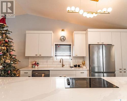 2034 Pineridge Crescent, Waldheim, SK - Indoor Photo Showing Kitchen With Stainless Steel Kitchen