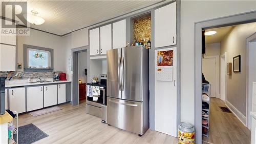 19 Agnes Street, Gore Bay, ON - Indoor Photo Showing Kitchen