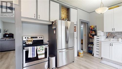 19 Agnes Street, Gore Bay, ON - Indoor Photo Showing Kitchen