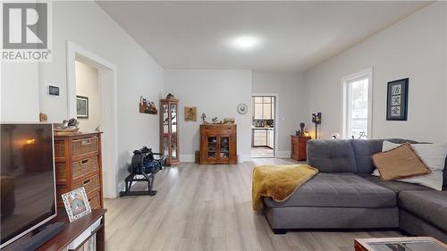 19 Agnes Street, Gore Bay, ON - Indoor Photo Showing Living Room