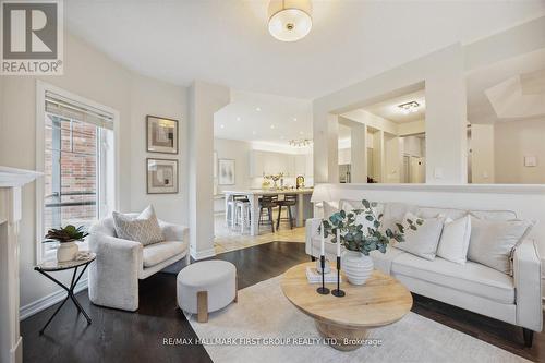 10 Duckfield Crescent, Ajax (South East), ON - Indoor Photo Showing Living Room