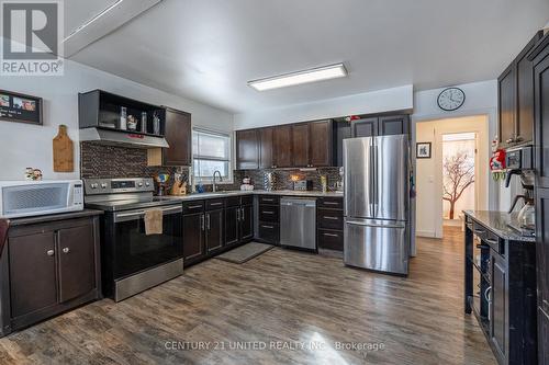 31 Pearce Street, Marmora And Lake, ON - Indoor Photo Showing Kitchen