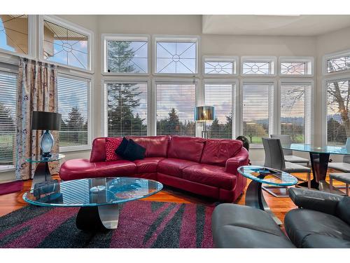 16313 Morgan Creek Crescent, Surrey, BC - Indoor Photo Showing Living Room