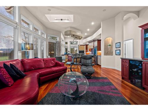 16313 Morgan Creek Crescent, Surrey, BC - Indoor Photo Showing Living Room