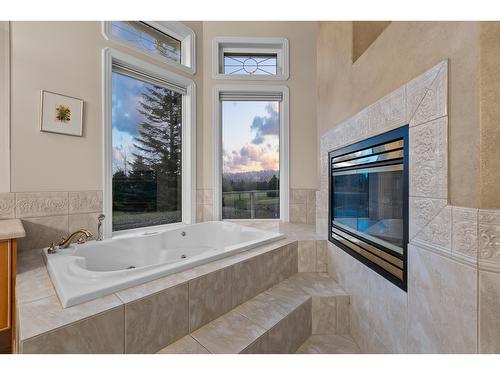 16313 Morgan Creek Crescent, Surrey, BC - Indoor Photo Showing Bathroom