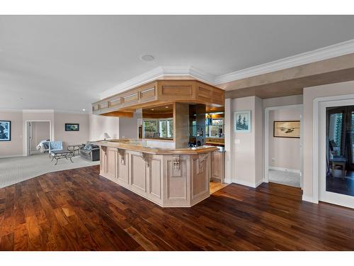 16313 Morgan Creek Crescent, Surrey, BC - Indoor Photo Showing Kitchen