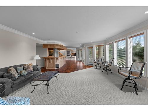 16313 Morgan Creek Crescent, Surrey, BC - Indoor Photo Showing Living Room