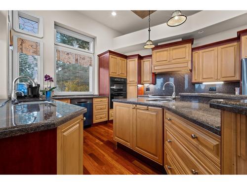 16313 Morgan Creek Crescent, Surrey, BC - Indoor Photo Showing Kitchen