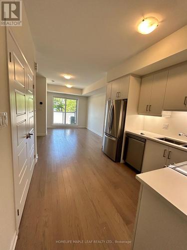 426 - 2789 Eglinton Avenue E, Toronto, ON - Indoor Photo Showing Kitchen