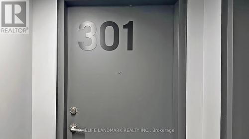 301 - 21 Lawren Harris Square, Toronto, ON - 