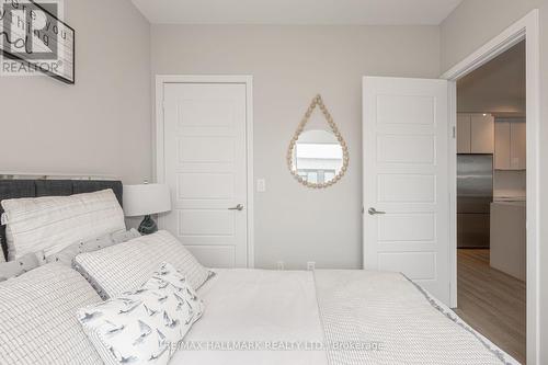 B415 - 271 Sea Ray Avenue, Innisfil, ON - Indoor Photo Showing Bedroom