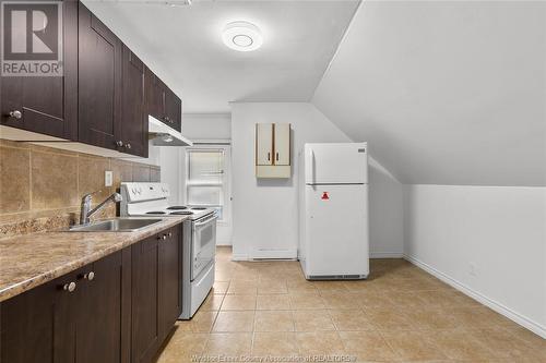 947 Windsor Avenue Unit# Upper, Windsor, ON - Indoor Photo Showing Kitchen