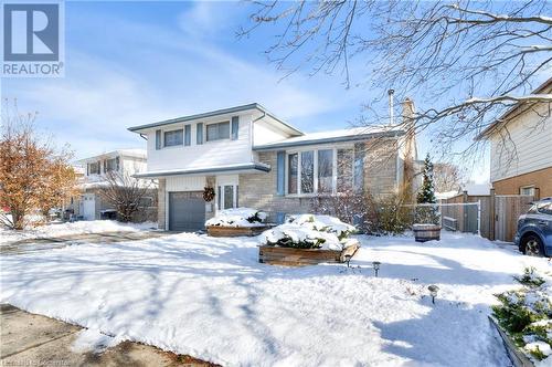 Tri-level home with a garage - 19 Halifax Drive, Kitchener, ON - Outdoor