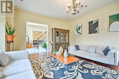 2600 Chick Court, Windsor, ON - Indoor Photo Showing Living Room