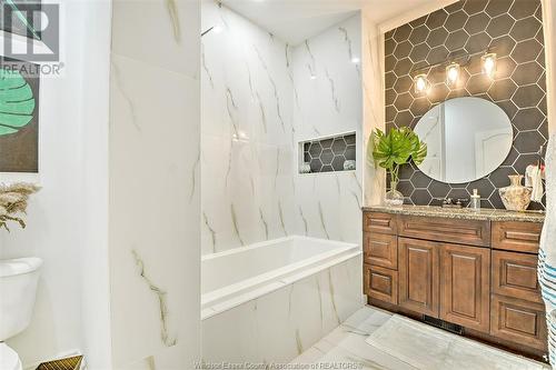 2600 Chick Court, Windsor, ON - Indoor Photo Showing Bathroom