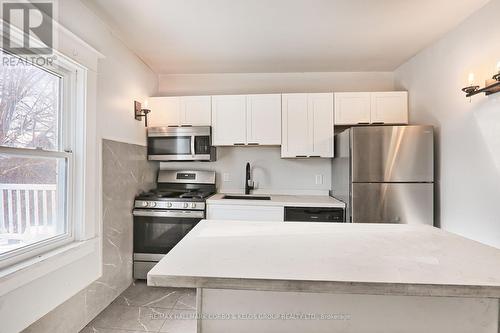 4910 Bridge Street, Niagara Falls, ON - Indoor Photo Showing Kitchen