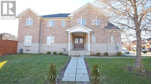 25 Prince Crescent E, Brampton, ON - Outdoor With Facade