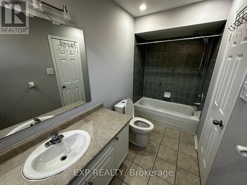 25 Prince Crescent E, Brampton, ON - Indoor Photo Showing Bathroom