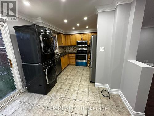 25 Prince Crescent E, Brampton, ON - Indoor Photo Showing Laundry Room