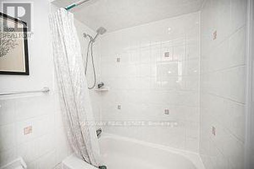 4659 Full Moon Circle, Mississauga, ON - Indoor Photo Showing Bathroom