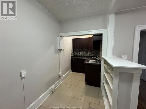 1260 Ouellette Unit# 5, Windsor, ON - Indoor