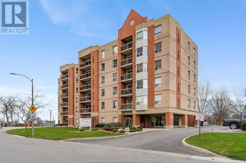 99 Robson Road, Leamington, ON - Outdoor With Facade