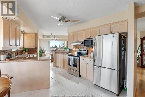 99 Robson Road, Leamington, ON - Indoor Photo Showing Kitchen