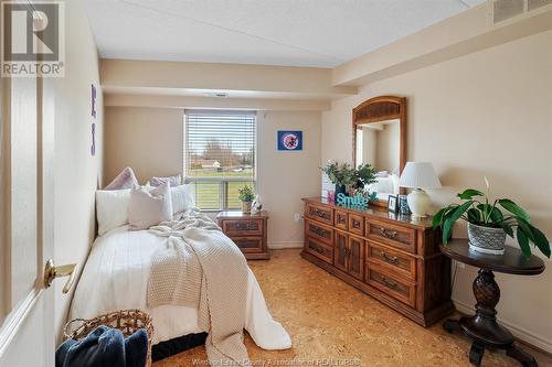 99 Robson Road, Leamington, ON - Indoor Photo Showing Bedroom