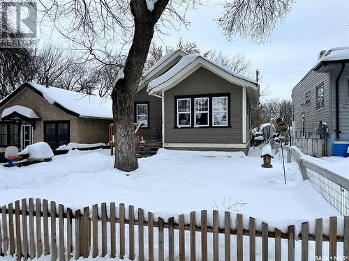 810 28Th Street W, Saskatoon, SK - Outdoor With Facade