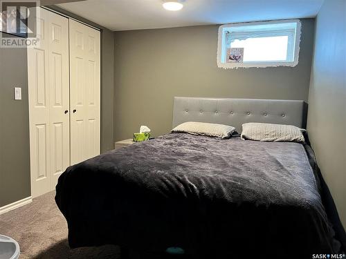 810 28Th Street W, Saskatoon, SK - Indoor Photo Showing Bedroom