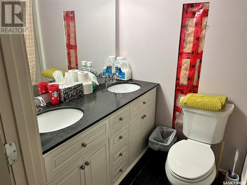 810 28Th Street W, Saskatoon, SK - Indoor Photo Showing Bathroom