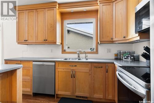 26 Pappas Crescent, Regina, SK - Indoor Photo Showing Kitchen With Double Sink