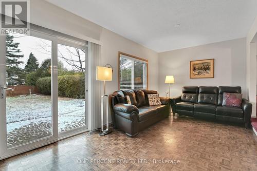 16 Priam Way, Ottawa, ON - Indoor Photo Showing Living Room