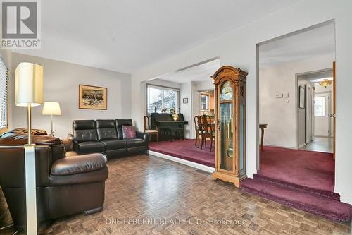 16 Priam Way, Ottawa, ON - Indoor Photo Showing Living Room