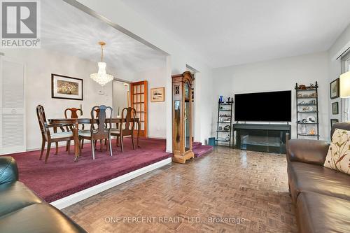 16 Priam Way, Ottawa, ON - Indoor Photo Showing Living Room