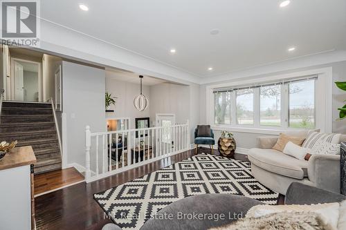 5485 Highway 6 N, Guelph/Eramosa, ON - Indoor Photo Showing Living Room