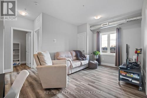 404 - 501 Frontenac Street, Kingston (East Of Sir John A. Blvd), ON - Indoor Photo Showing Living Room