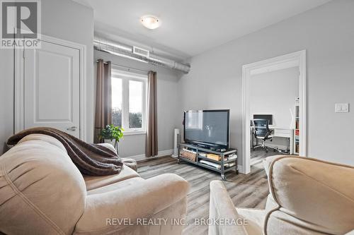 404 - 501 Frontenac Street, Kingston (East Of Sir John A. Blvd), ON - Indoor Photo Showing Living Room