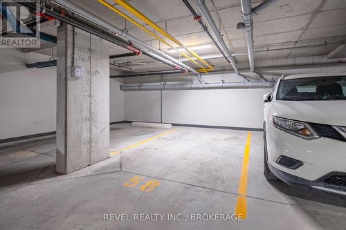 404 - 501 Frontenac Street, Kingston (East Of Sir John A. Blvd), ON - Indoor Photo Showing Garage