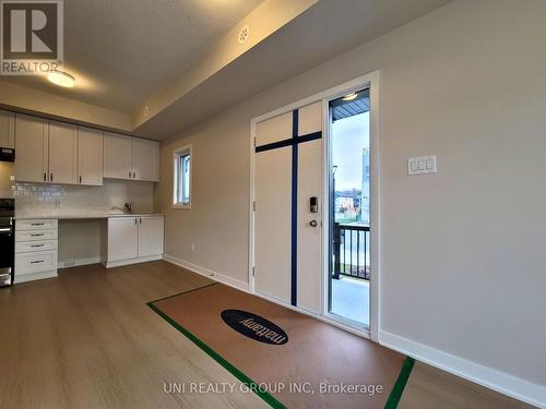 947 Mishi Pvt, Ottawa, ON - Indoor Photo Showing Kitchen