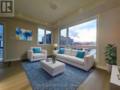 947 Mishi Pvt, Ottawa, ON - Indoor Photo Showing Living Room