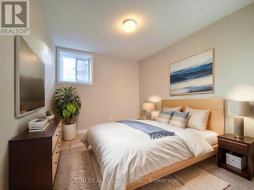 947 Mishi Pvt, Ottawa, ON - Indoor Photo Showing Bedroom