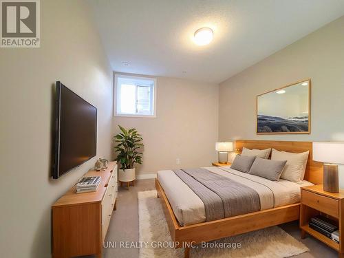 947 Mishi Pvt, Ottawa, ON - Indoor Photo Showing Bedroom