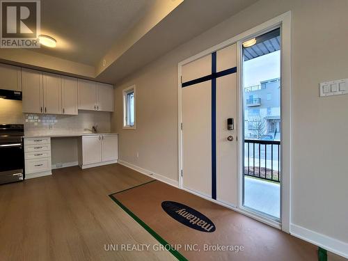 947 Mishi Pvt, Ottawa, ON - Indoor Photo Showing Kitchen