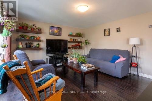 179 Classic Avenue, Welland (773 - Lincoln/Crowland), ON - Indoor Photo Showing Living Room